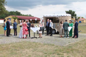 Die Neuen - Hochzeitsempfang am Standesamt